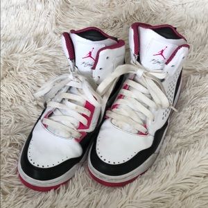 Youth AIR JORDANS sz 5Y
